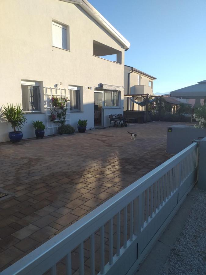 Apartment Dvorak Vir Exterior foto